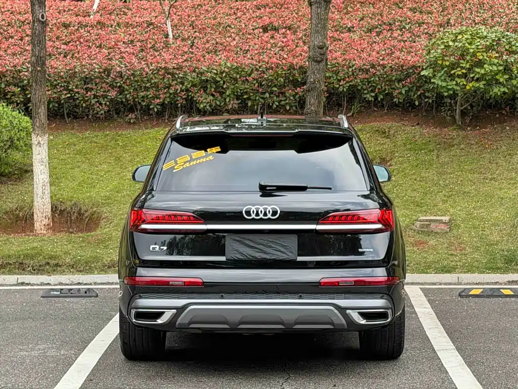 Audi Q7 2021 — фото 9