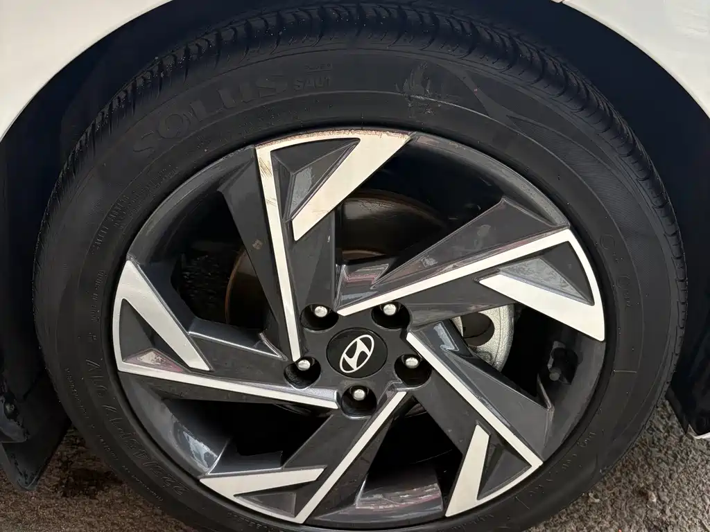 Hyundai Elantra 2023 — фото 18