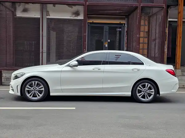 Mercedes-Benz C-Class 2021