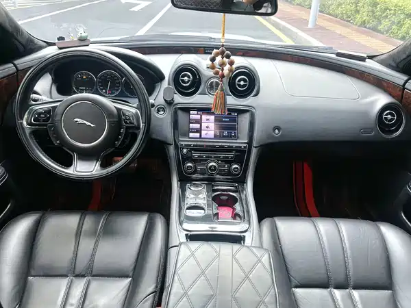 Jaguar XJ 2014
