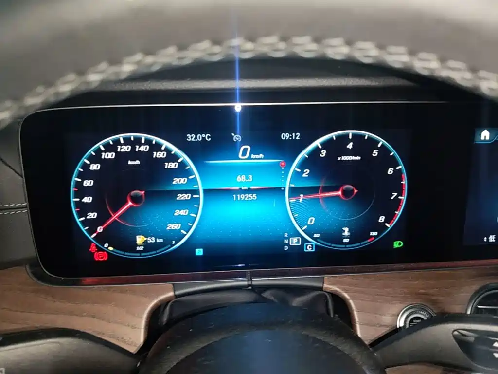 Mercedes-Benz E-Class 2022 — фото 12