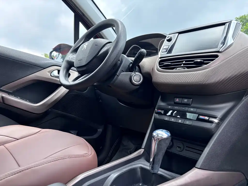 Peugeot 2008 2018 — фото 17