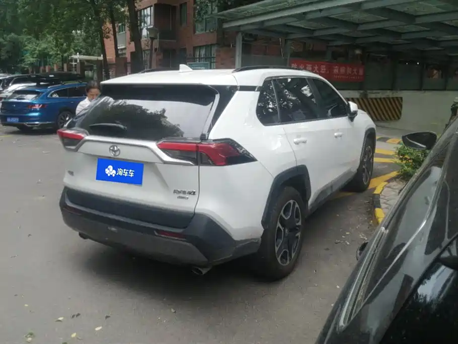 Toyota RAV4 2021