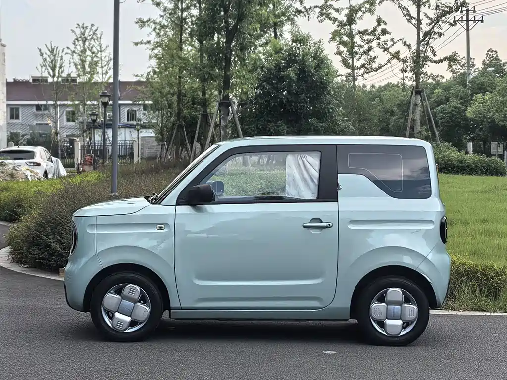 Geely Galaxy Panda 2023