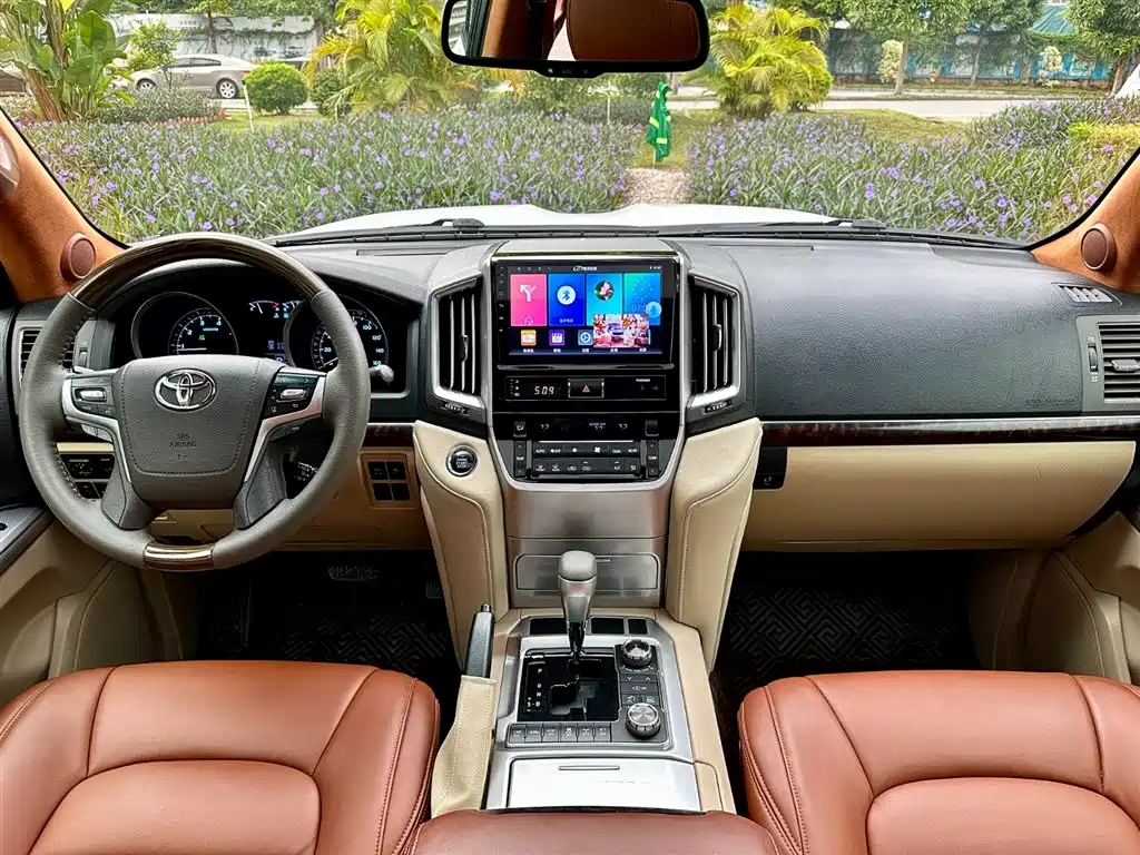 Toyota Land Cruiser 2010 — фото 10