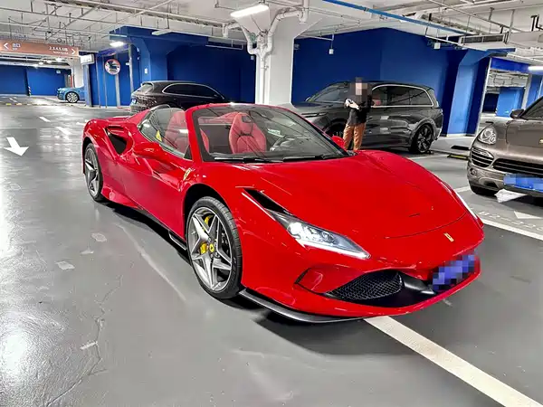 Ferrari F8 2022