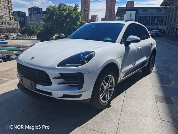 Porsche Macan 2021