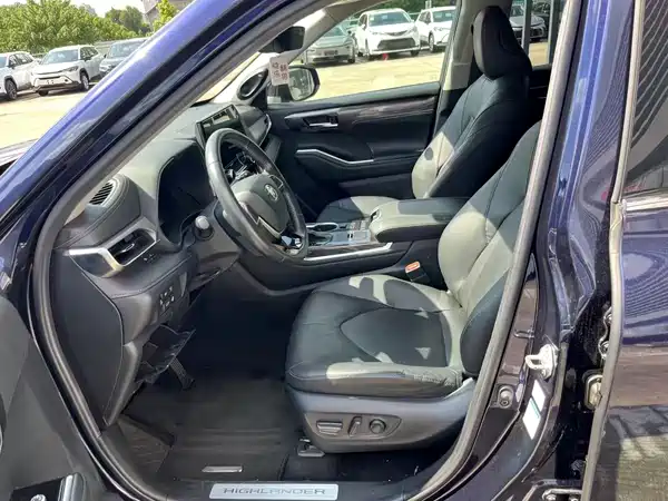 Toyota Highlander 2021