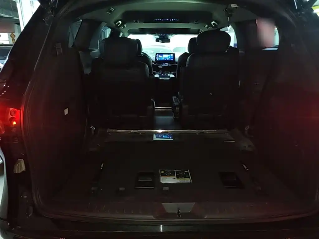 Toyota Sienna 2022 — фото 19