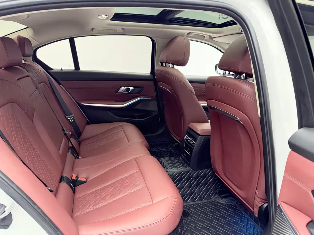 BMW 3 Series 2023 — фото 15