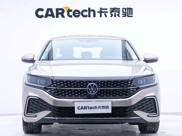 Volkswagen Passat 2022