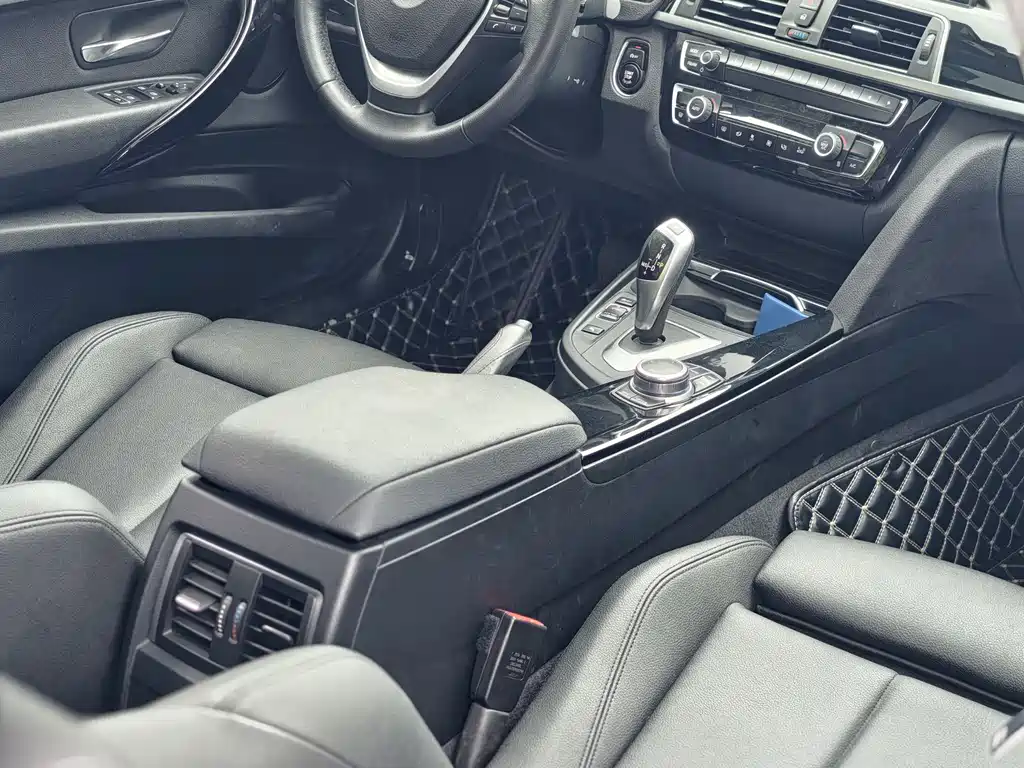 BMW 3 Series GT 2018 — фото 13