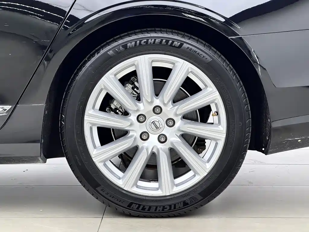 Volvo S90 2019 — фото 17