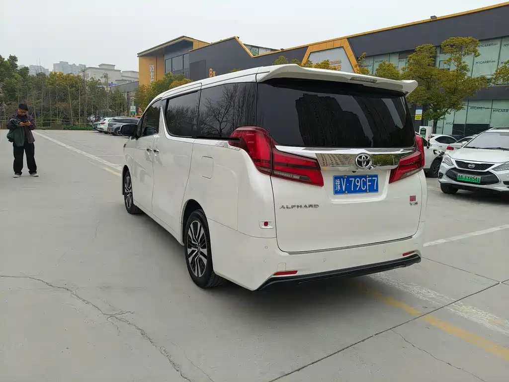 Toyota Alphard 2019 — фото 8