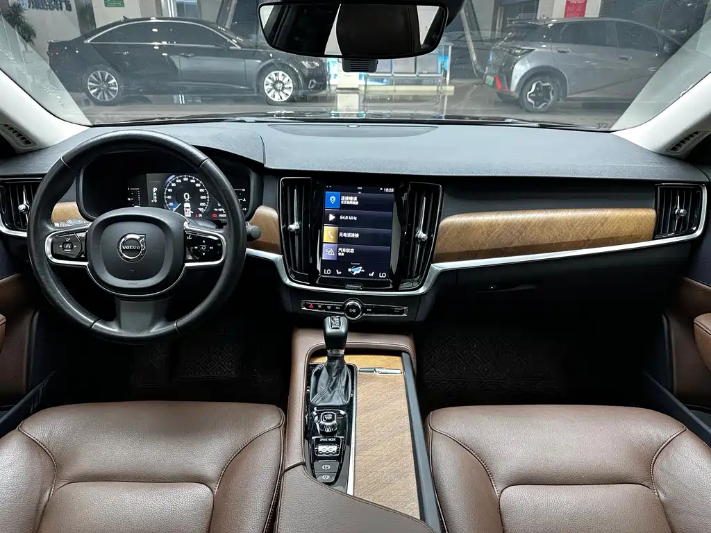 Volvo S90 2019 — фото 9