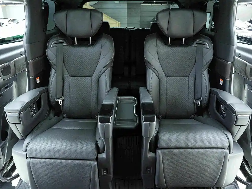 Toyota Vellfire 2024 — фото 14