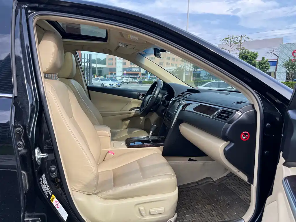 Toyota Camry 2016 — фото 10