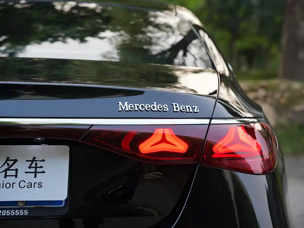 Mercedes-Benz E-Class 2024 — фото 10