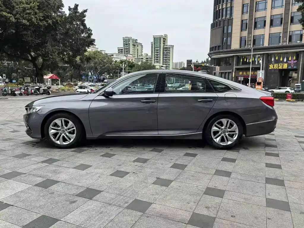 Honda Accord 2019 — фото 11