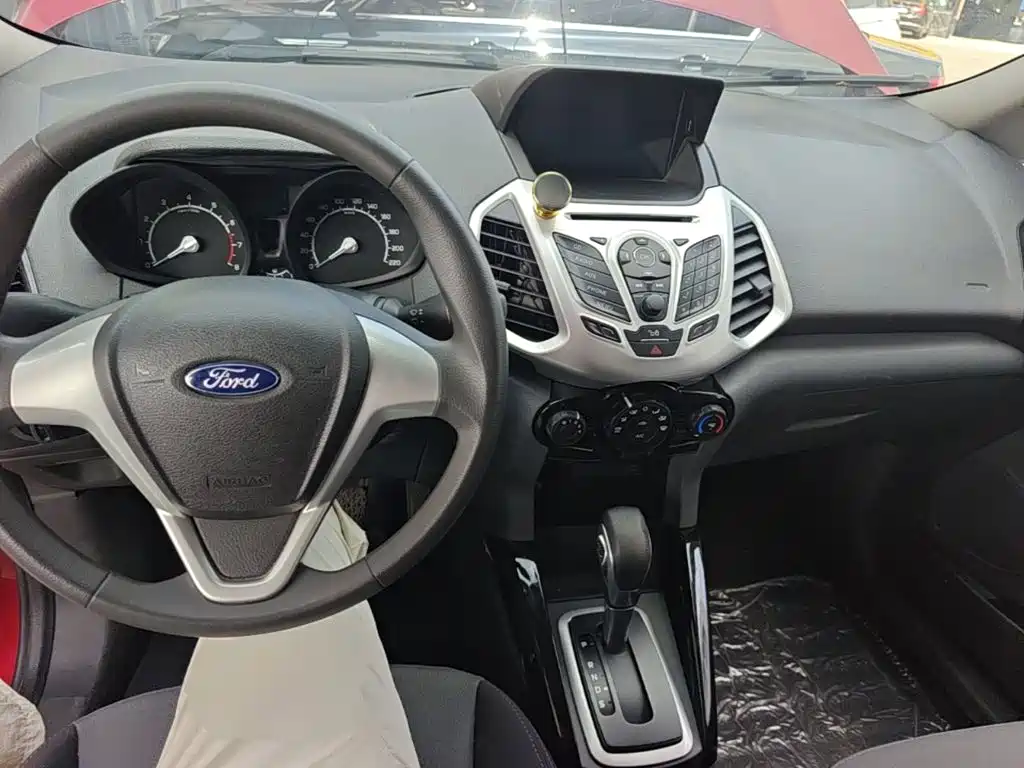 Ford Ecosport 2017 — фото 10