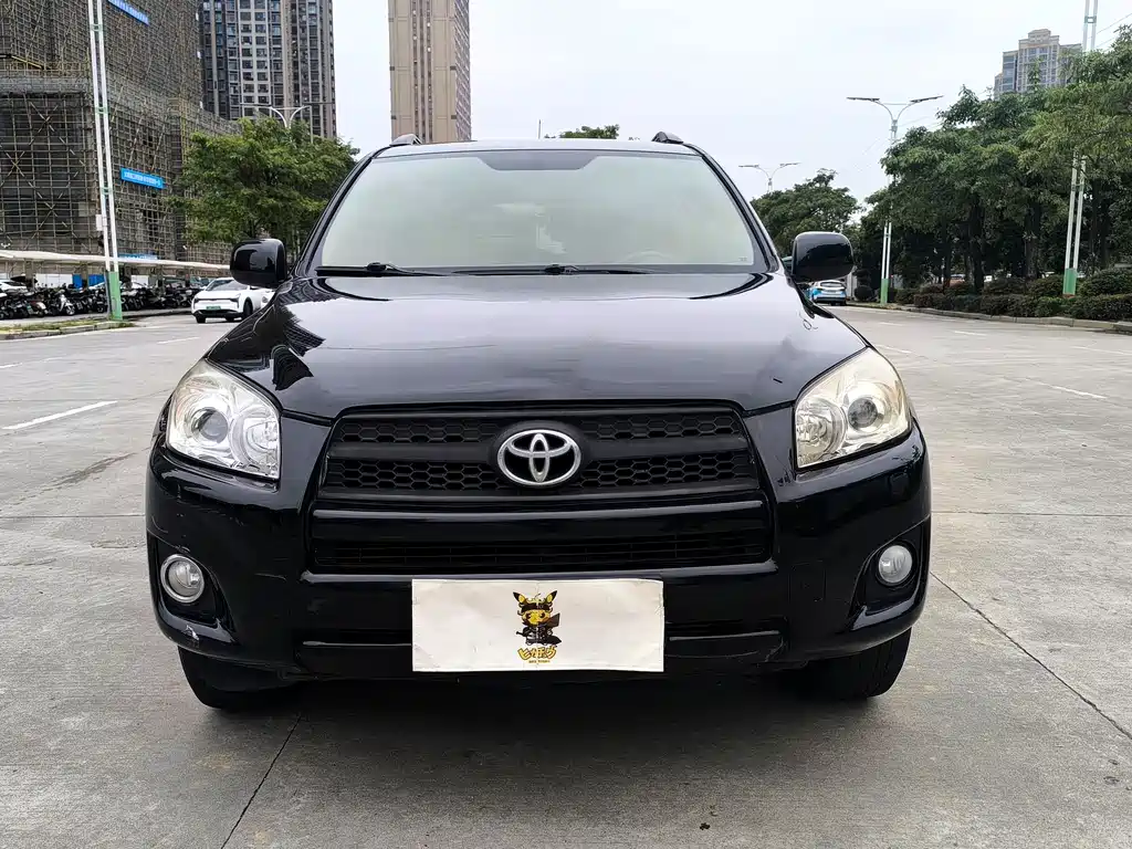 Toyota RAV4 2012 — фото 2