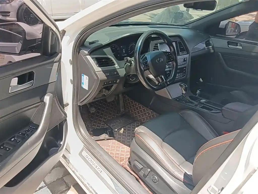 Hyundai Sonata 2017 — фото 16