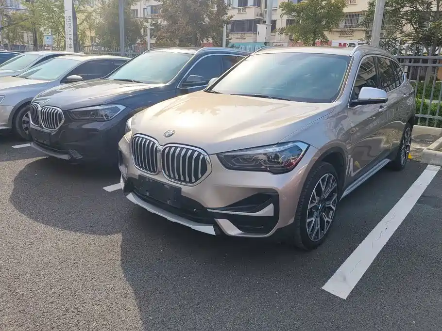 BMW X1 2021 — фото 1