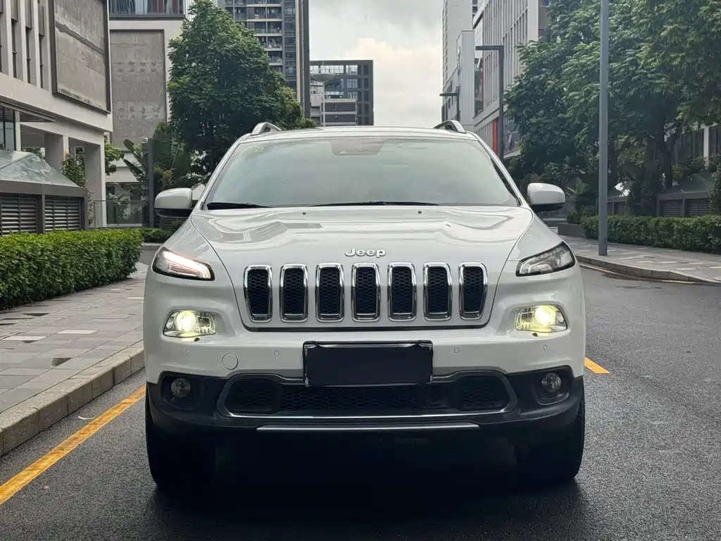 Jeep Cherokee 2015 — фото 2