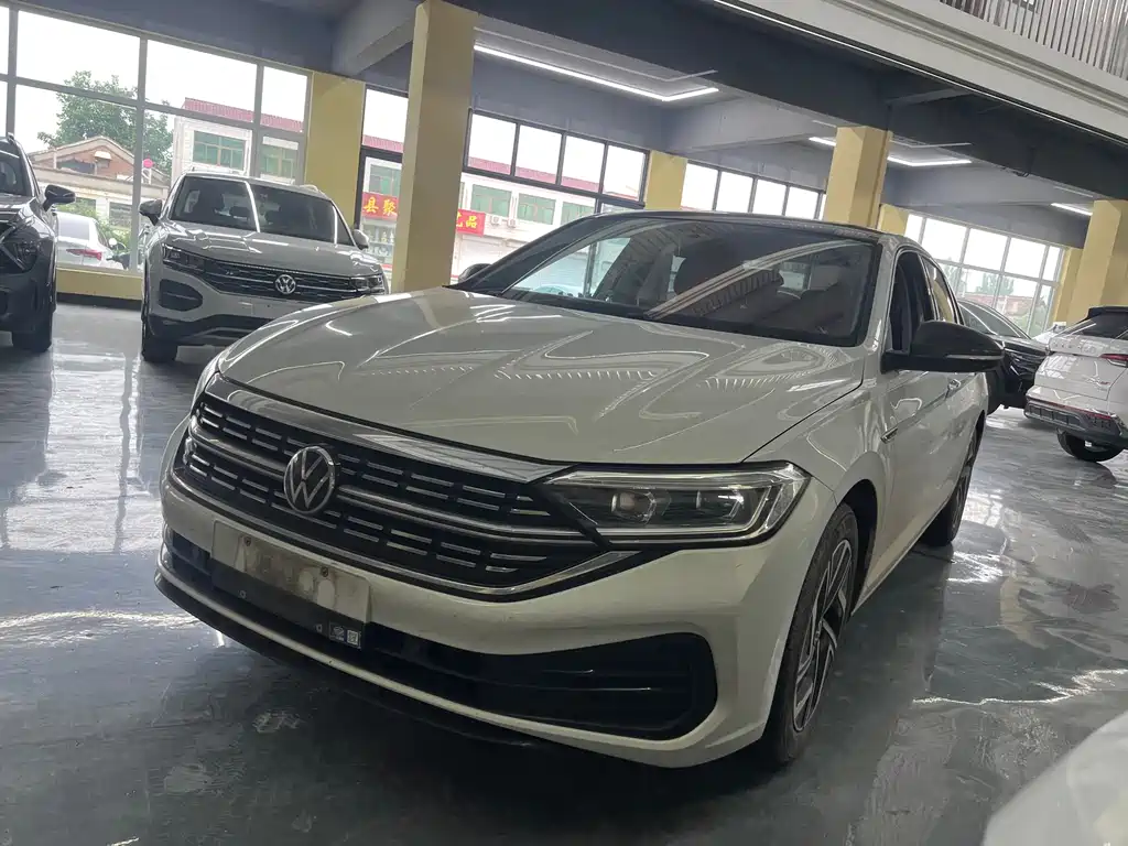 Volkswagen Sagitar 2022
