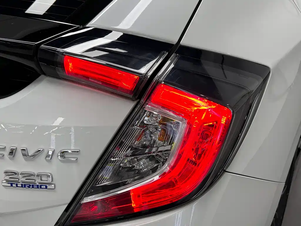 Honda Civic 2022 — фото 12