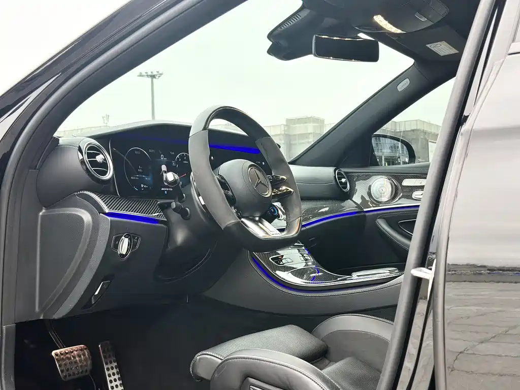 Mercedes-Benz E-Class AMG 2021 — фото 16