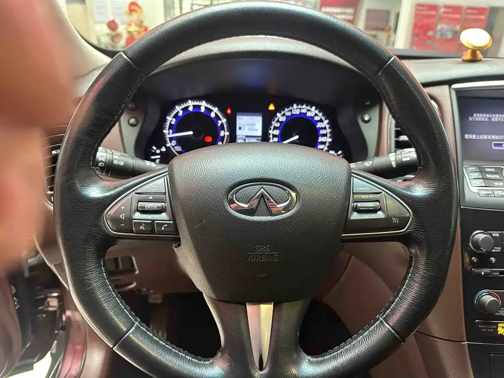 Infiniti QX50 2017 — фото 14