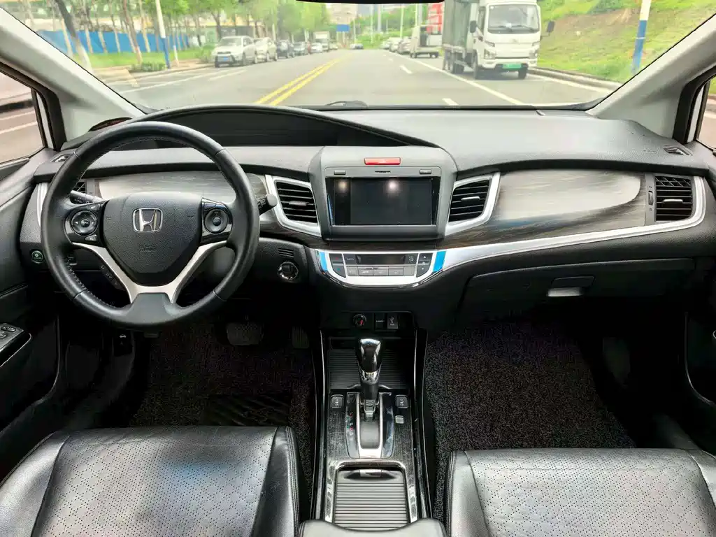 Honda Jade 2018 — фото 9
