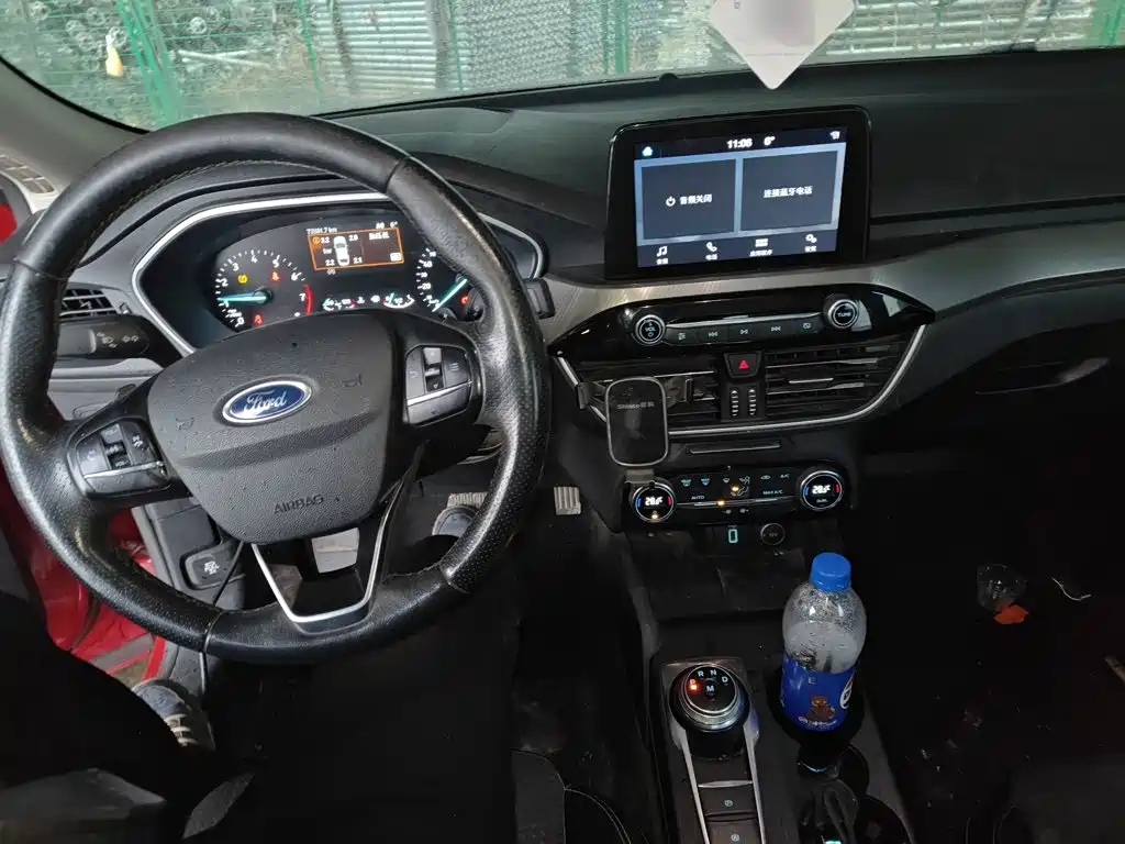 Ford Focus 2019 — фото 12