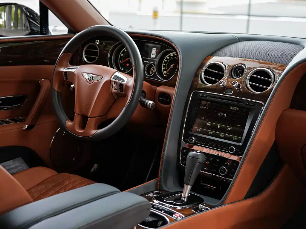 Bentley Flying Spur 2018 — фото 9
