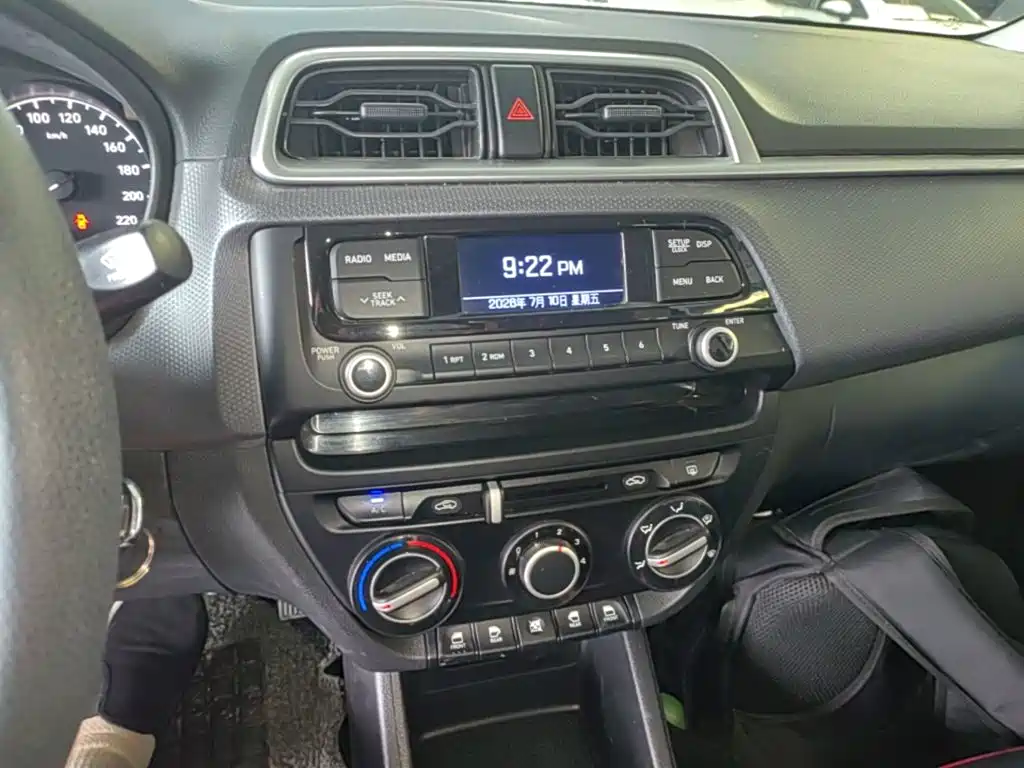 Hyundai Accent 2019 — фото 13