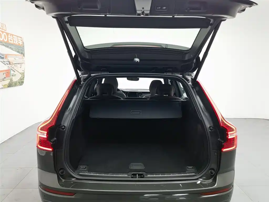Volvo XC60 2022 — фото 16