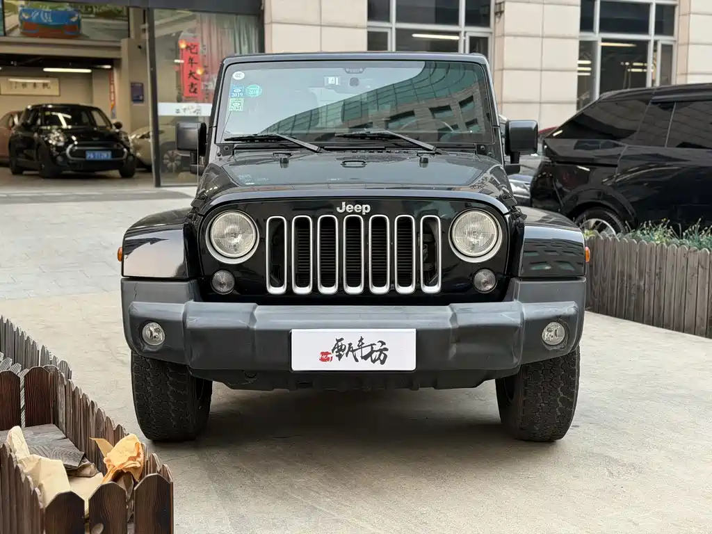 Jeep Wrangler 2017 — фото 2