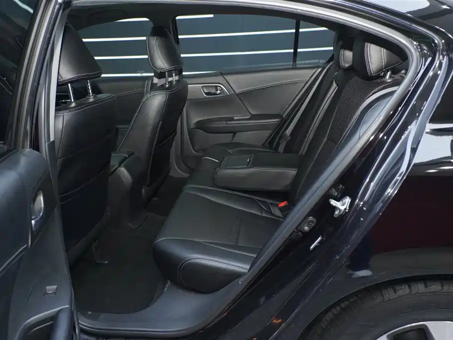 Honda Accord 2016 — фото 14