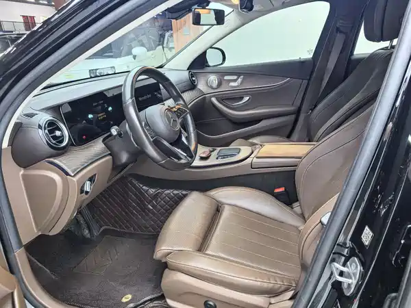 Mercedes-Benz E-Class 2022