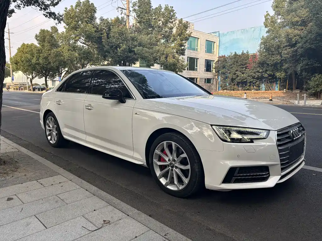 Audi A4L 2018 — фото 11