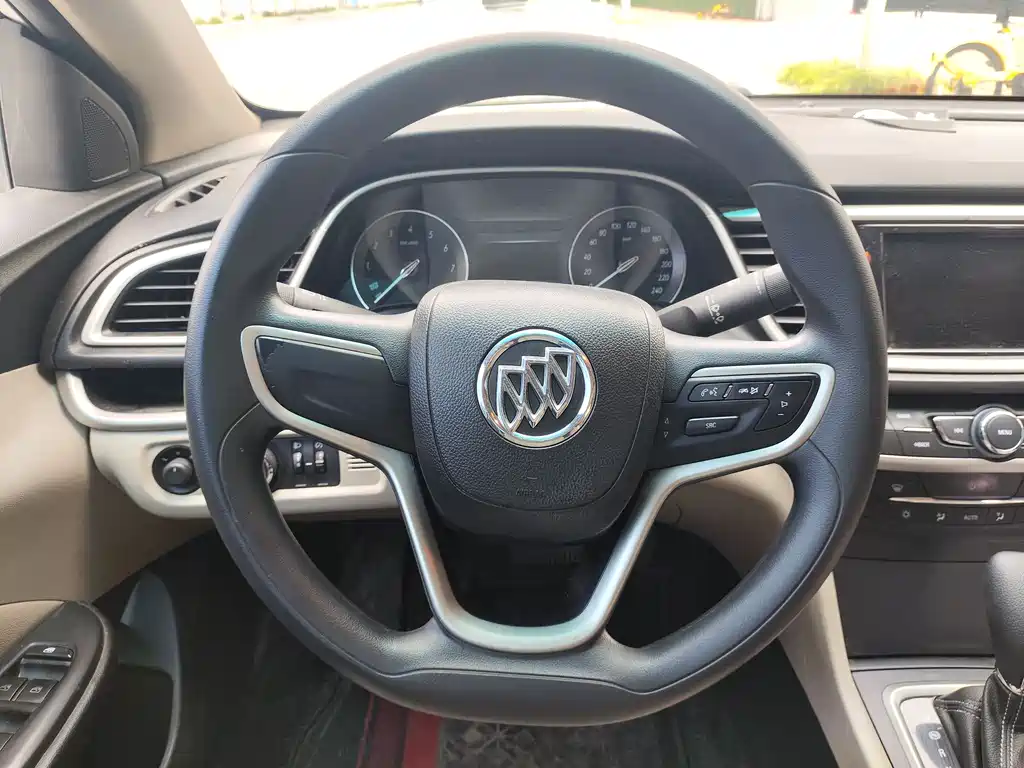 Buick Excelle 2015 — фото 12