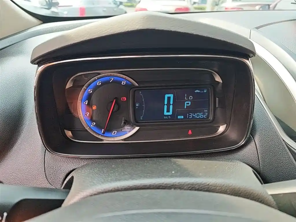 Chevrolet Trax 2015 — фото 12