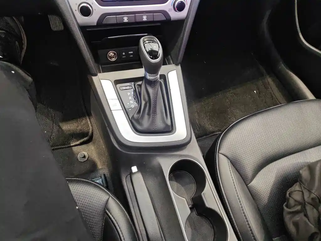 Hyundai Elantra 2018