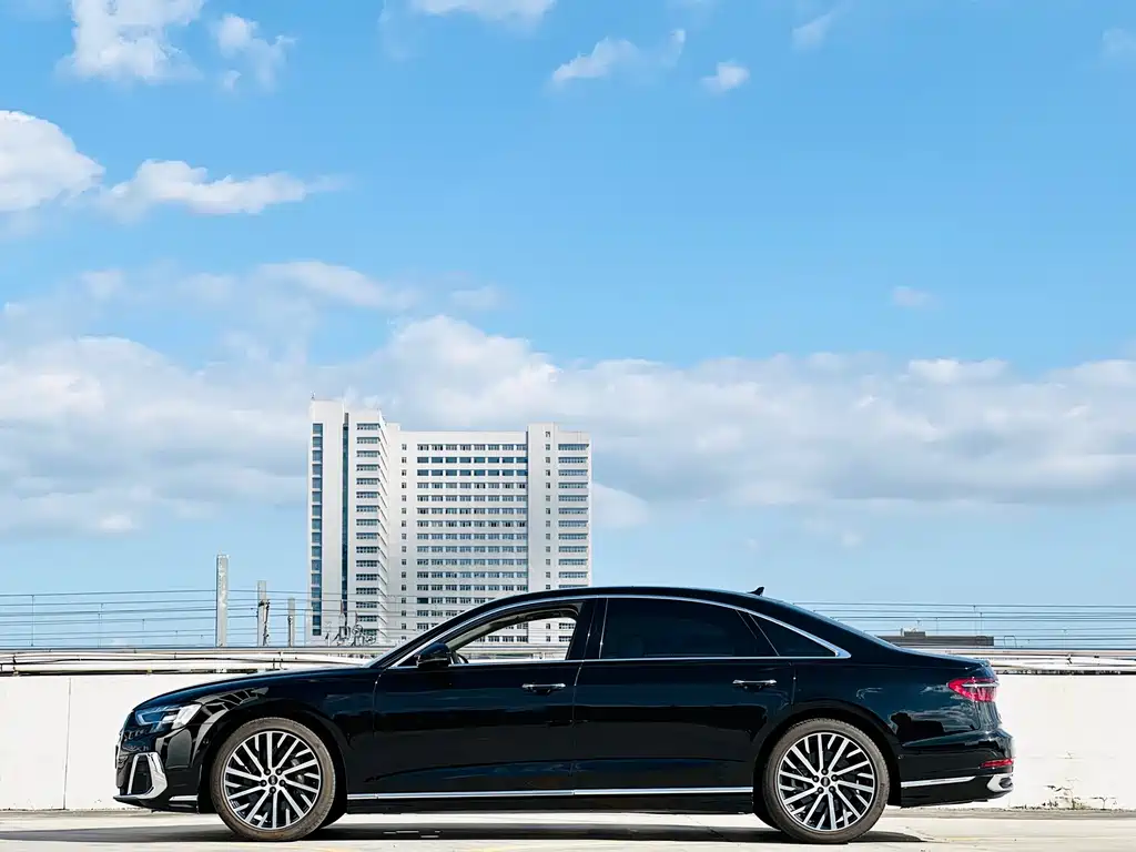 Audi A8 2023 — фото 12