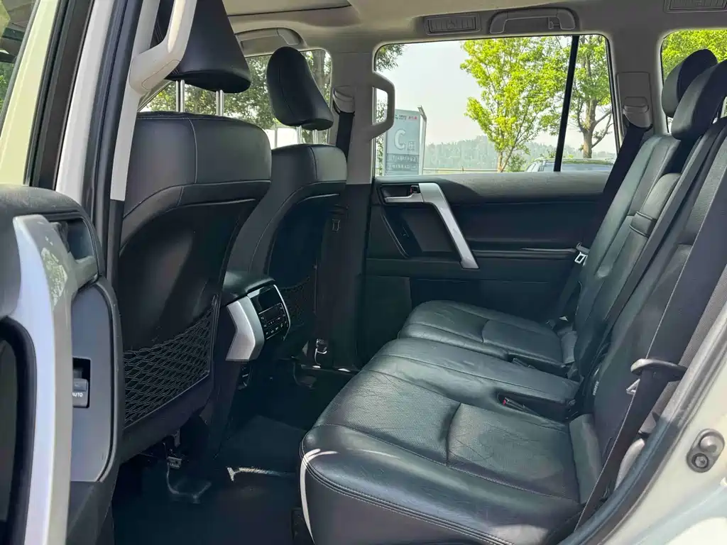 Toyota Prado 2018 — фото 11
