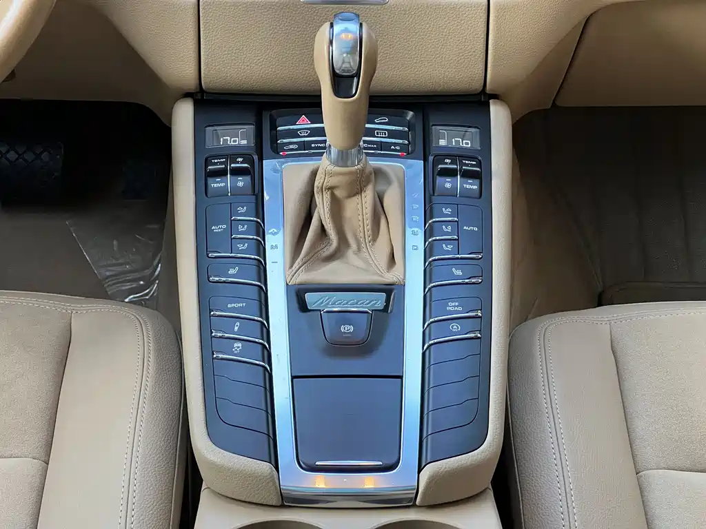 Porsche Macan 2015 — фото 11