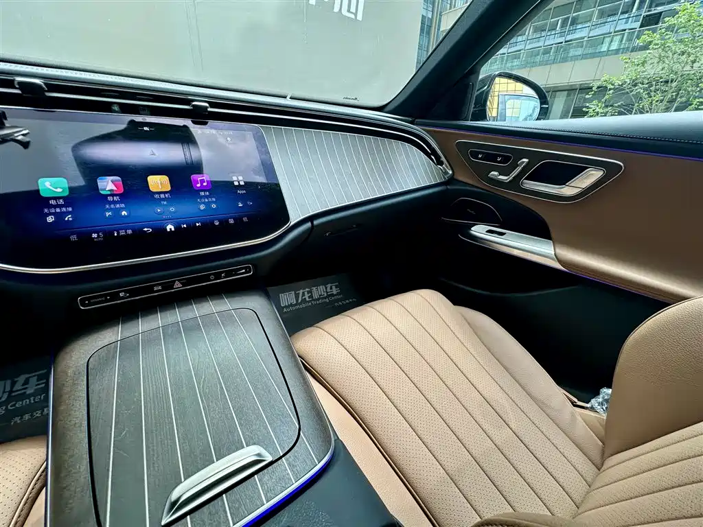 Mercedes-Benz E-Class 2025 — фото 11