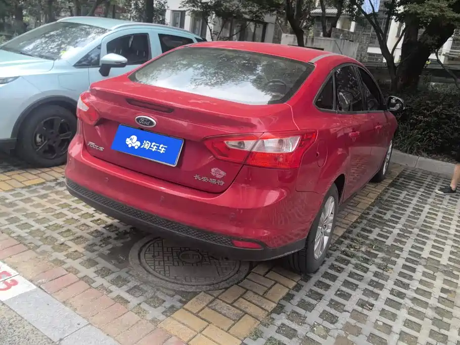 Ford Focus 2015 — фото 3