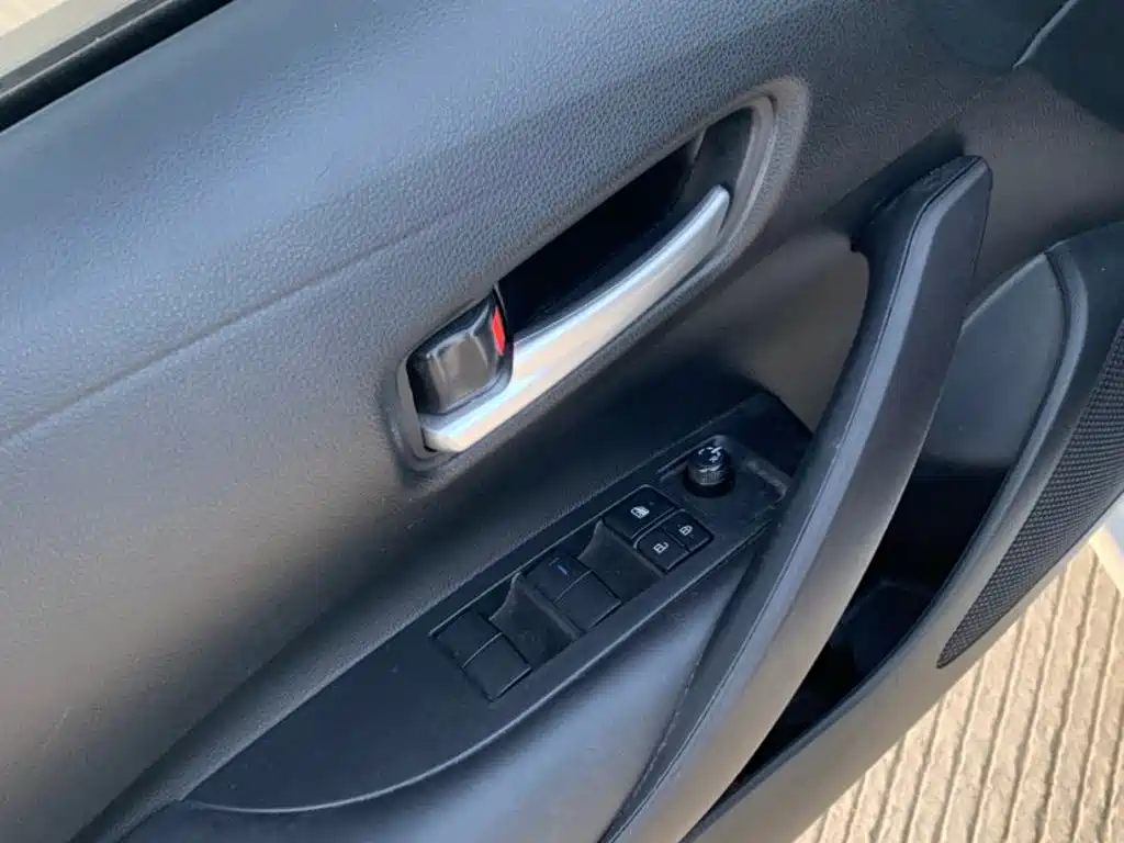Toyota Corolla 2022 — фото 8